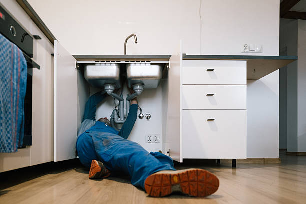 Professional Emergency Plumber technician working in Canton, GA